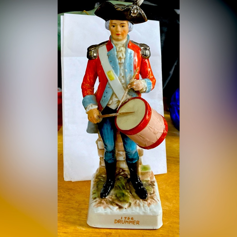 Estate auction, Vintage Lefton 1796 Drummer # KW2507N Handpainted Figurine